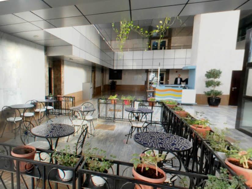 Gulf Oasis Hotel Apartments Fz Llc Dubai Bagian luar foto