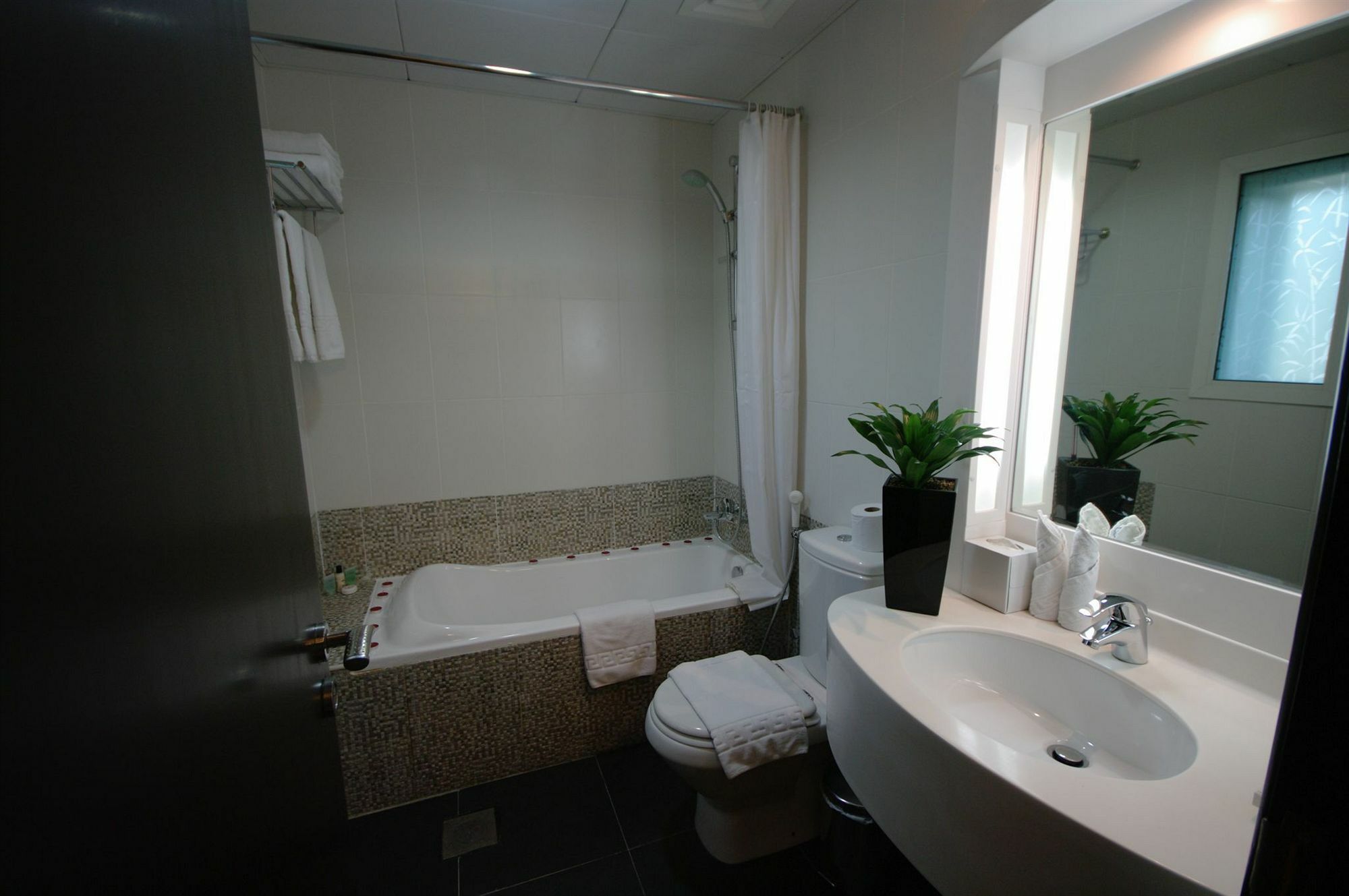 Gulf Oasis Hotel Apartments Fz Llc Dubai Bagian luar foto